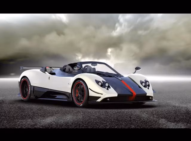 Pagani Zonda Roadster của Lionel Messi là một trong những chiếc xe đắt nhất và nhanh nhất thế giới. Chiêm ngưỡng dàn siêu xe đẳng cấp của Messi