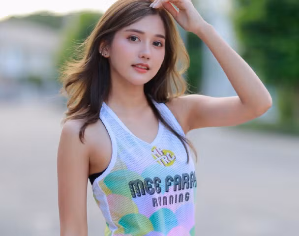 Với gần 200.000 lượt theo dõi Instagram và 45.000 lượt theo dõi Facebook, Kaweeya đang dần chuyển hướng trở thành người mẫu mạng xã hội. Người đẹp chạy bộ Thái Lan tung ảnh bikini khiến fan mê mẩn