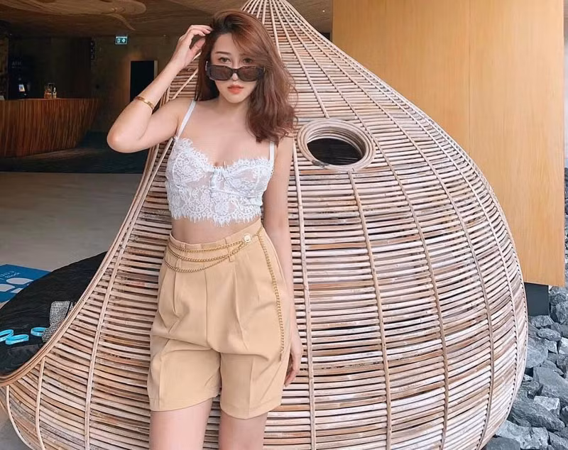 Vẻ đẹp trẻ trung năng động của cô nàng hot girl Thái Lan. Loạt ảnh hút mắt của nàng WAG nóng bỏng nhất tuyển Thái Lan