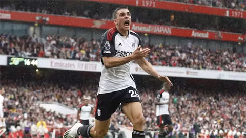 Hè 2023, Joao Palhinha suýt chút nữa đã chuyển đến Bayern Munich nhưng sau đó đã lại ở Fulham do đội bóng này không tìm được người thay thế. Man United mua ngôi sao của Fulham