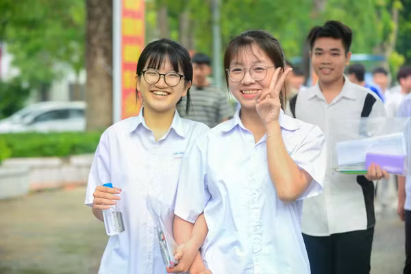 Thí sinh tham dự Kỳ thi tuyển sinh lớp 10 THPT Thanh Hóa.