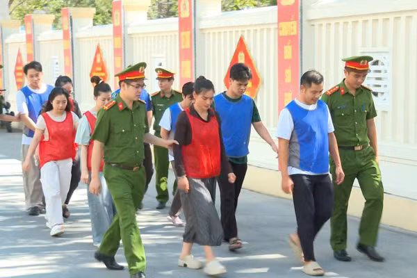 Các đối tượng liên quan đến vụ án tại cơ quan Công an.