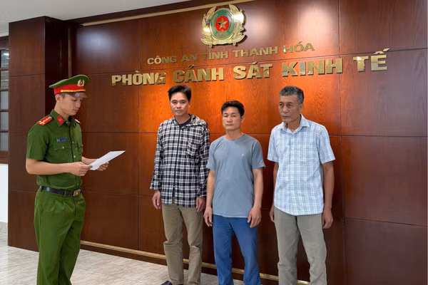 3 người đàn ông mua bán lợn dịch bị khởi tố.