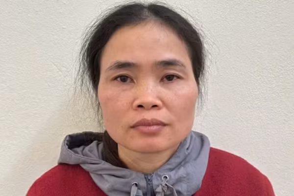 Đinh Thị Kim tại cơ quan CSĐT.