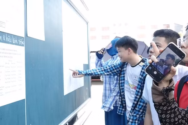 Thí sinh tại Thanh Hoá tham gia kỳ thi vào lớp 10 THPT công lập.