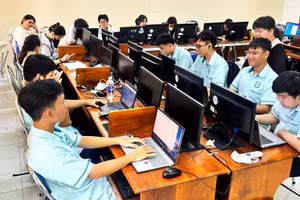Tiết học ứng dụng công nghệ thông tin tại Trường Cao đẳng Cà Mau.