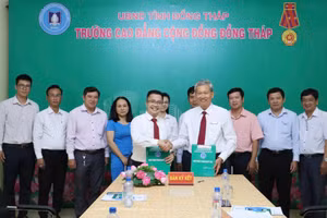Trường CĐ Cộng đồng Đồng Tháp ký kết với doanh nghiệp, gắn kết đào tạo với nhu cầu thực tiễn của doanh nghiệp. Ảnh: Trường CĐ Cộng đồng Đồng Tháp.