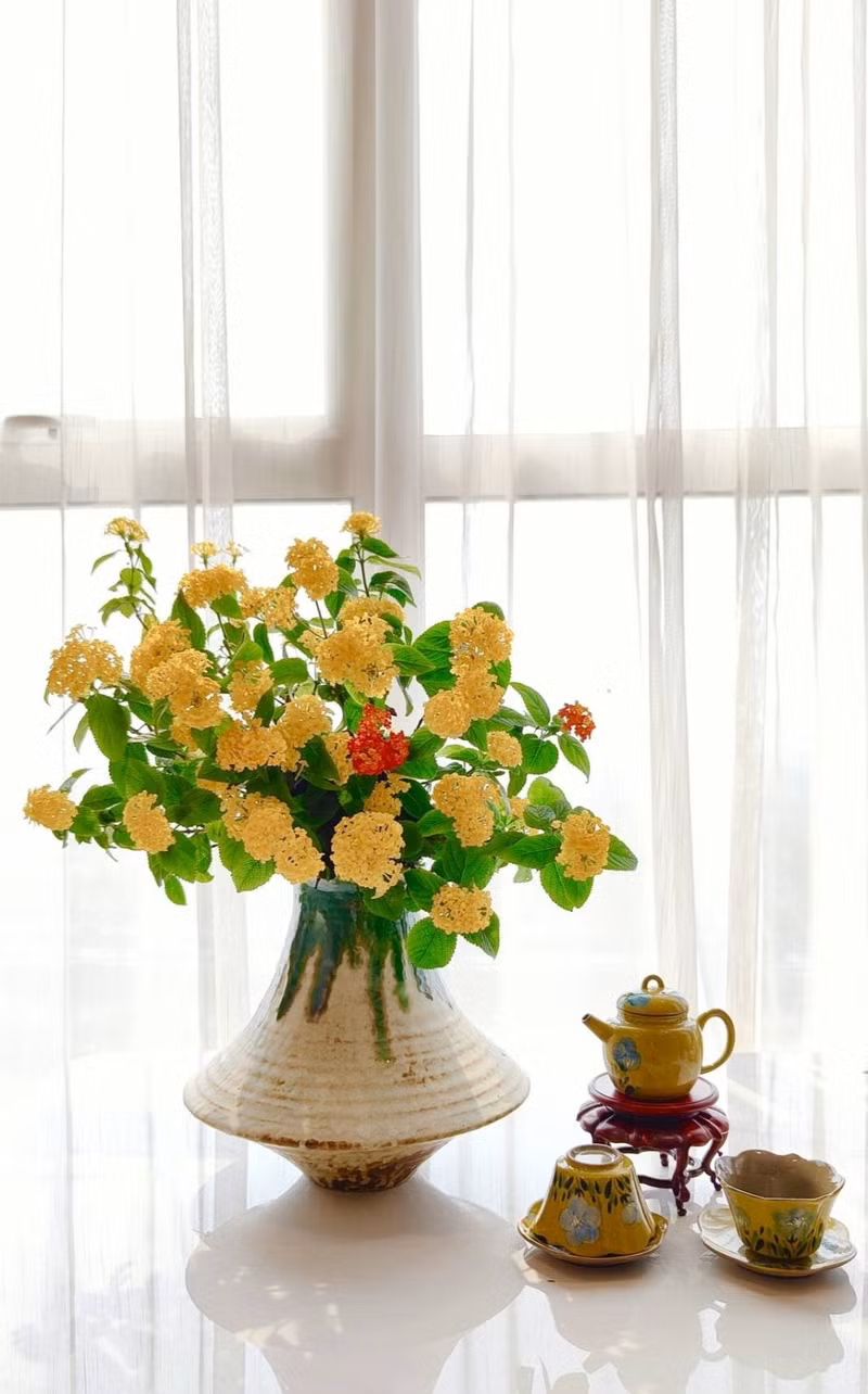 Trong mắt mẹ đảm Hà Nội này, dường như thứ gì cũng có thể thả vào lọ và trở thành một tác phẩm tuyệt đẹp. 11.jpg
