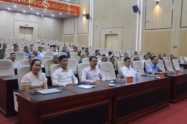 Các đại biểu dự hội nghị tập huấn tại xã Tuần Giáo.
