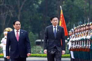 Thủ tướng Phạm Minh Chính chủ trì Lễ đón Thủ tướng Singapore và Phu nhân