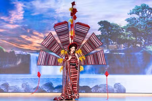 Á hậu Thu Ngân mang văn hóa đồng bào Châu Ro tới Hoa hậu Liên lục địa