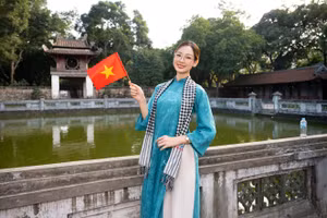 Hoa hậu Bảo Ngọc điều hành phiên đối thoại cùng Phó Tổng thư ký Liên Hợp Quốc