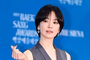 Song Hye Kyo gây sốt, IU cùng Park Bo Gum trắng tay ở Baeksang 2025