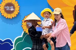 Hoa hậu Đoàn Thiên Ân, diễn viên Bảo Ngọc lăn xả giúp đỡ hoàn cảnh khó khăn