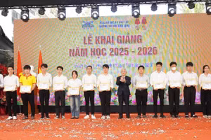 Trường Đại học Cửu Long tặng 56 suất học bổng toàn phần cho tân sinh viên dân tộc Khmer