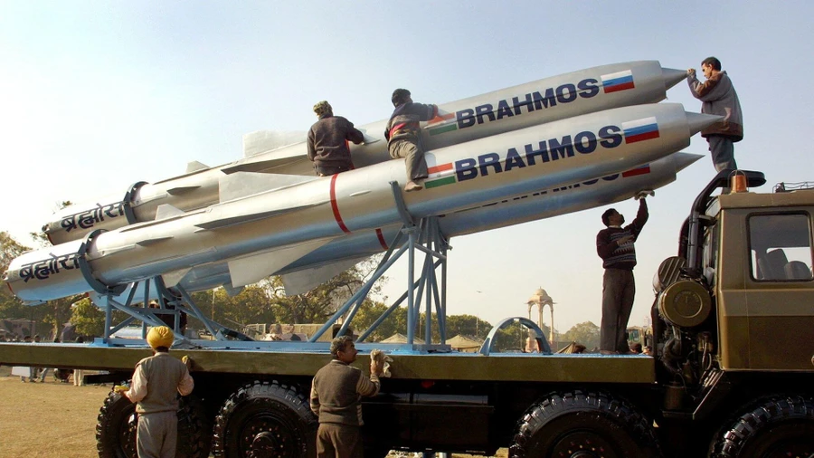 Tên lửa siêu thanh BrahMos.