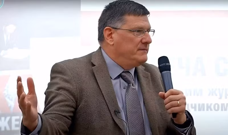 Cựu sĩ quan tình báo Mỹ, ông Scott Ritter.