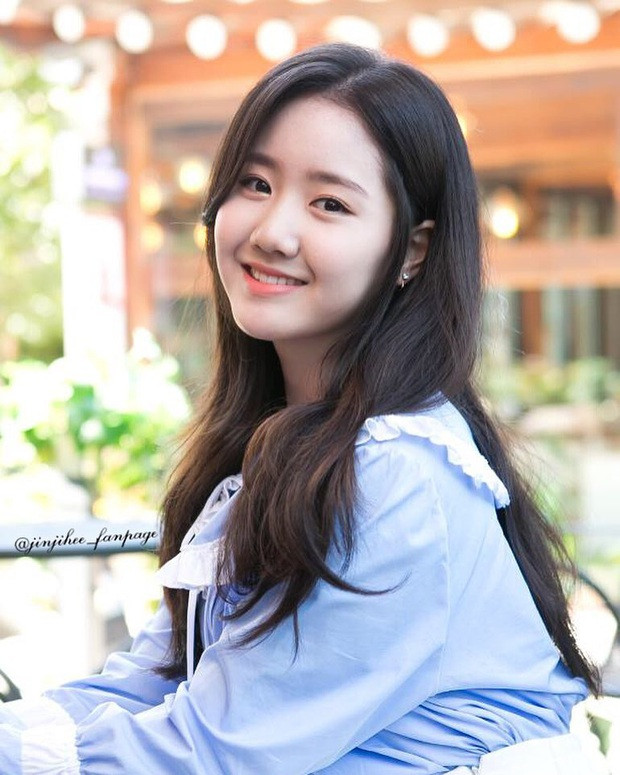 Ba sao nhí "Mặt trăng ôm mặt trời" bé xíu bên Kim Soo Hyun nay lột xác thành mỹ nhân ảnh 23