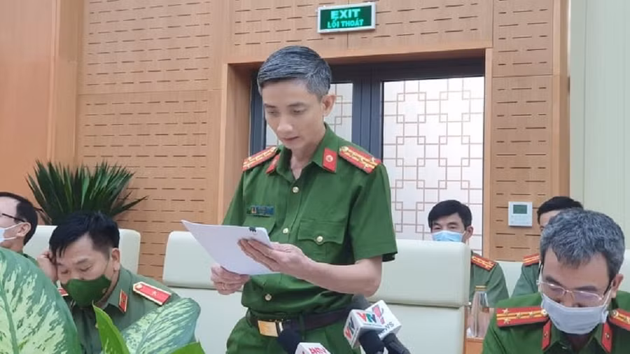 Đại diện Cơ quan CSĐT thông tin về vụ việc.