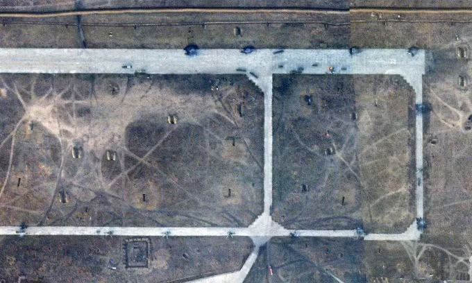 Sân bay tại Berdyansk sau vụ tập kích bằng ATACMS của Ukraine.