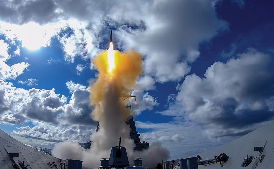 Tên lửa đánh chặn SM-2.