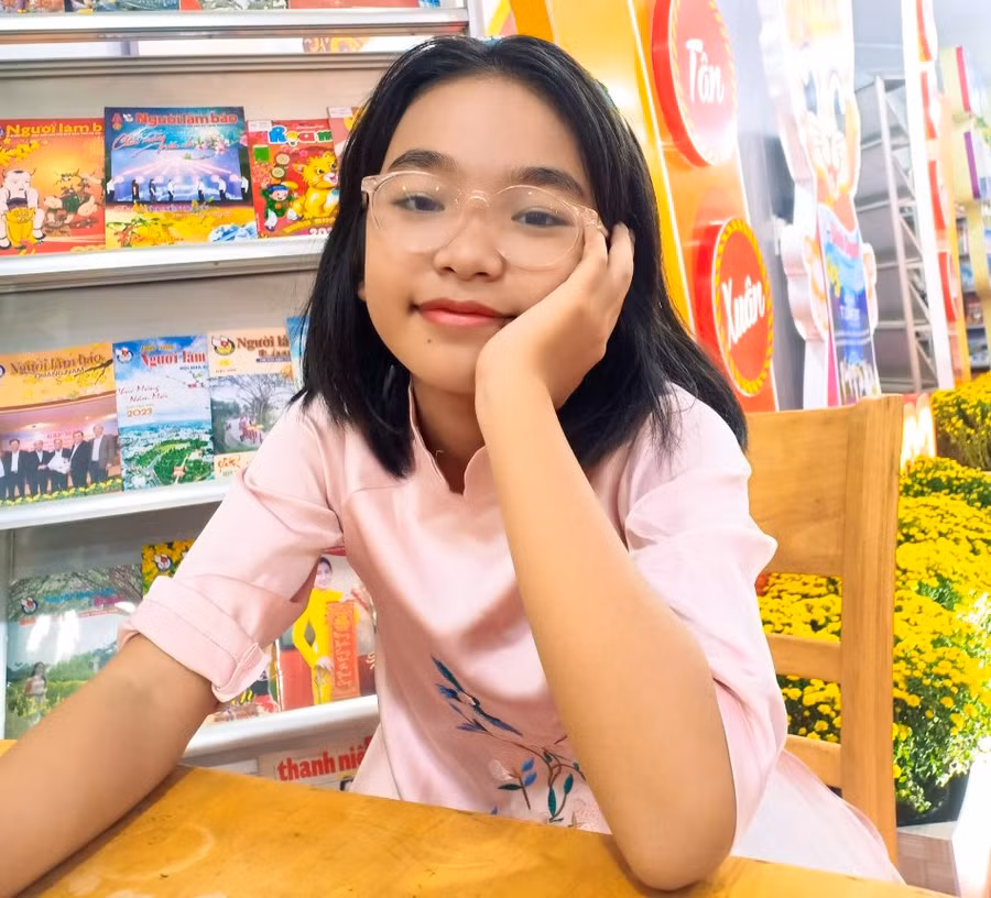 Phạm Hoàng Thảo Hương có thể giao tiếp tốt bằng tiếng Anh và sử dụng được cả tiếng Trung.