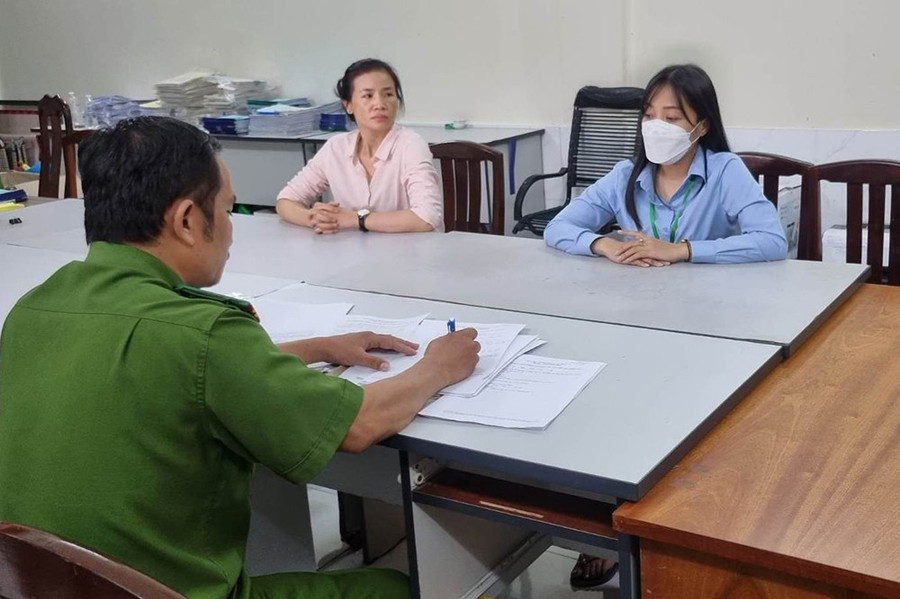 Đồng phạm của bà Nguyễn Phương Hằng tại cơ quan công an (Ảnh: CA TP.HCM)