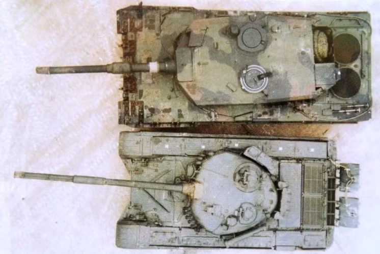 Kích thước của Leopard 2 lớn hơn đáng kể so với T-72.