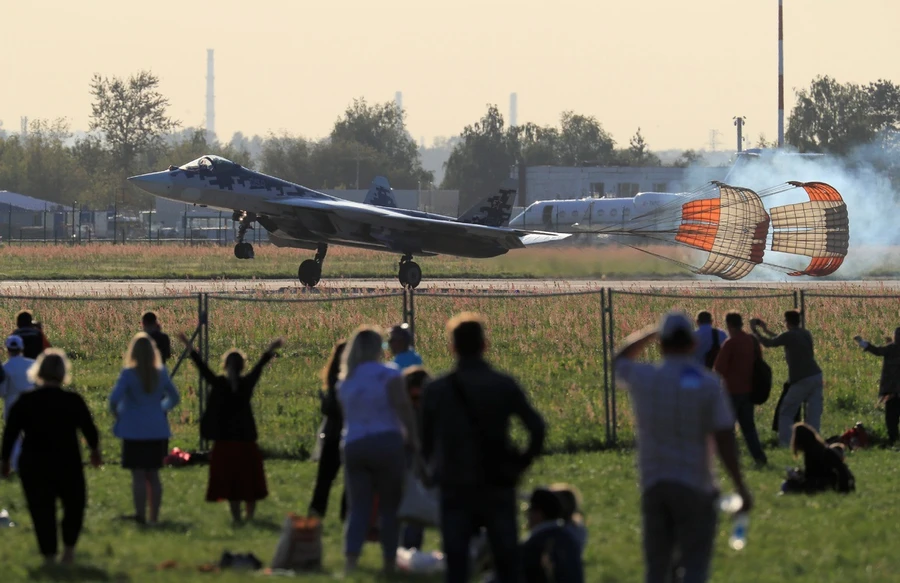 Tiêm kích Su-57.