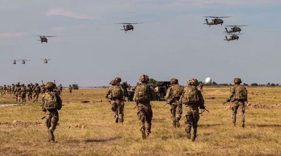 Quân đội Mỹ và NATO trong một cuộc tập trận chung năm 2022.