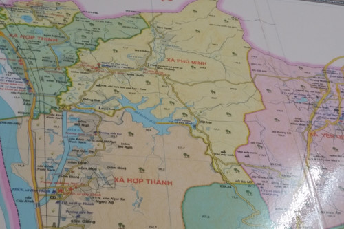 Hồ Đồng Bài, các đường chỉ màu xanh là suối và khe nước (có nước sinh hoạt của người dân) chảy vào hồ, không phải nước sông Đà. Hồ Đồng Bài, các đường chỉ màu xanh là suối và khe nước (có nước sinh hoạt của người dân) chảy vào hồ, không phải nước sông Đà.