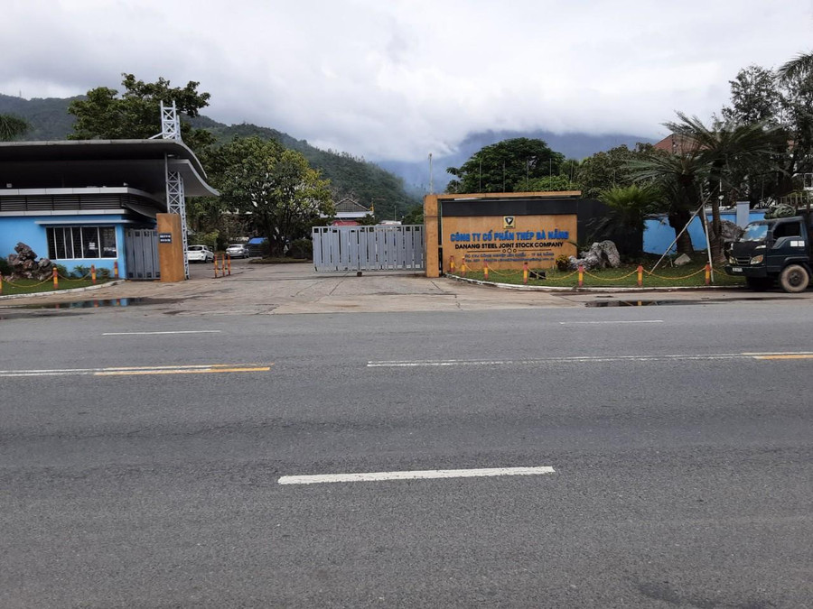 Công ty CP Thép Đà Nẵng bị tố đang lưu trữ nhiều vỏ bình của các hãng gas. Công ty CP Thép Đà Nẵng bị tố đang lưu trữ nhiều vỏ bình của các hãng gas.