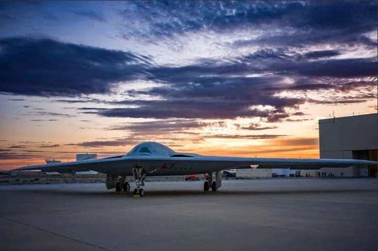 Hình ảnh B-21 Raider được USAF công bố hôm 12/9.