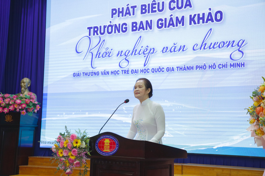 Nhà văn Bích Ngân kỳ vọng các thí sinh tiếp tục giữ lửa nhiệt huyết, mạnh dạn “bước đi” cùng văn chương.