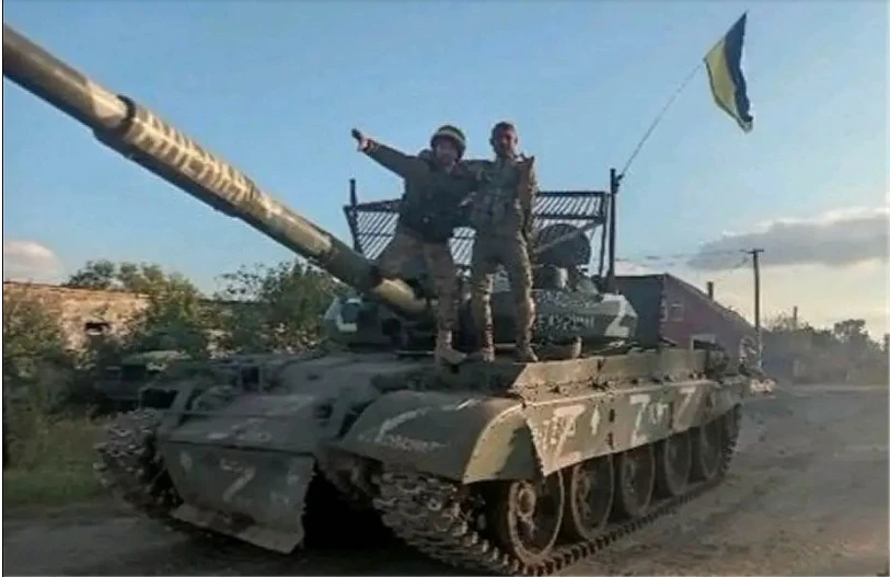 Tăng T-62M bị binh sĩ Ukraine thu.