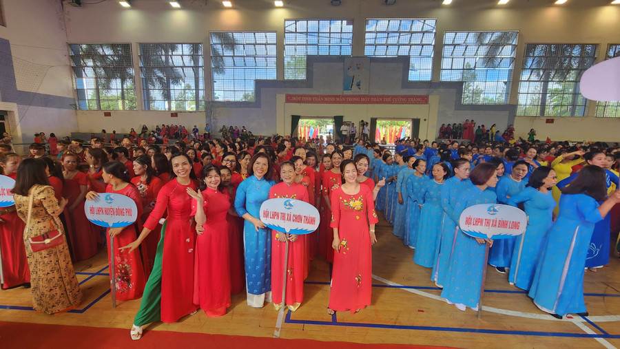 Đông đảo cán bộ, hội viên phụ nữ tham gia hưởng ứng chương trình. (Ảnh: Tuấn Anh) Đông đảo cán bộ, hội viên phụ nữ tham gia hưởng ứng chương trình. (Ảnh: Tuấn Anh)