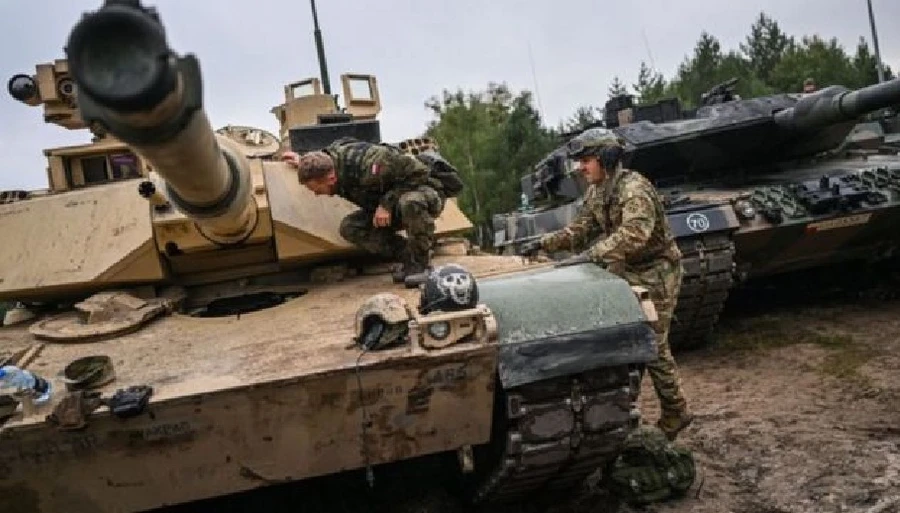 Xe tăng Abrams và Leopard 2.