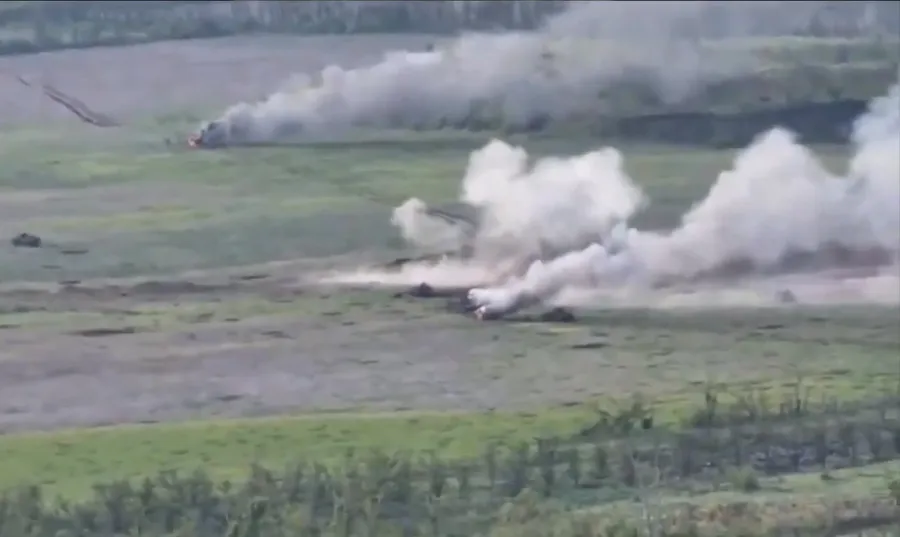 Đoàn xe quân sự Nga bốc cháy.