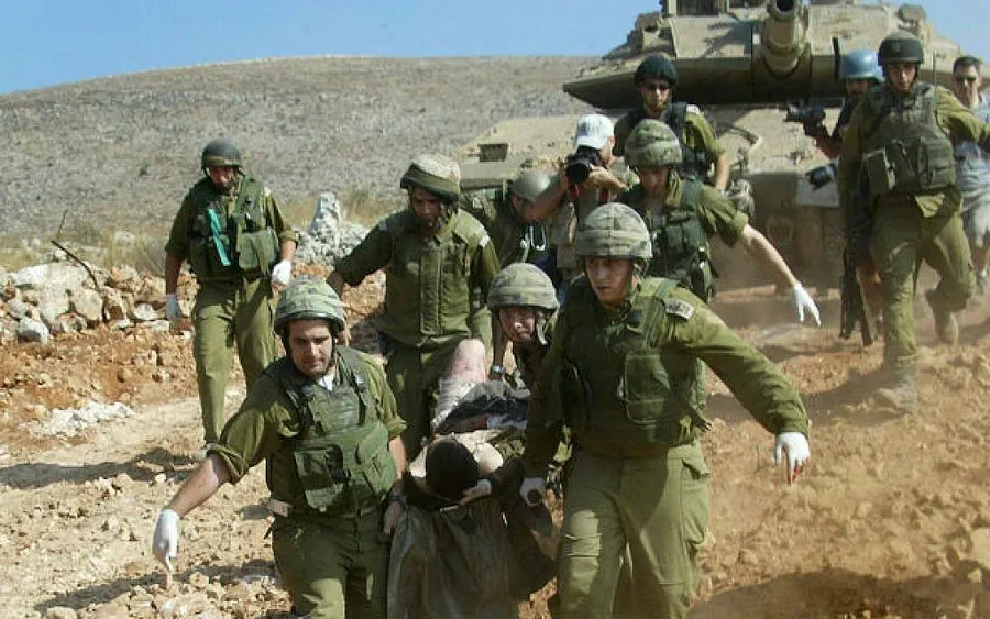 Binh sĩ Israel bị thương trong Chiến tranh Lebanon lần thứ hai, năm 2006. 