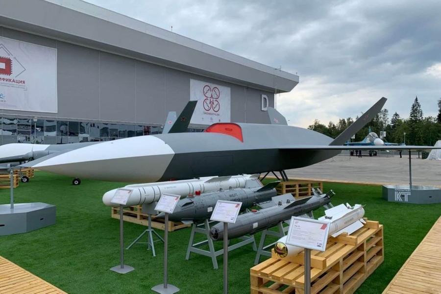 Lộ đòn tấn công đáng sợ của UAV Grom 