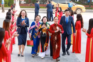 Cựu giáo chức Trường ĐH Thương mại.