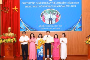 Nhiều tập thể được vinh danh, trao thưởng.