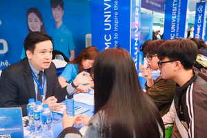 Điểm chuẩn đợt 1 vào Trường Đại học CMC từ 21 đến 23 điểm