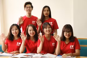 Sinh viên Khoa Kinh tế phát triển, Trường ĐH Kinh tế (ĐH Quốc gia Hà Nội).