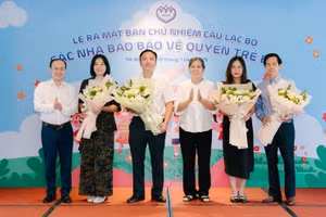 Ban chủ nhiệm Câu lạc bộ Các Nhà báo bảo vệ quyền trẻ em ra mắt.