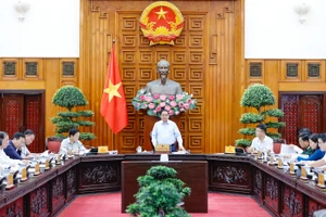 Thủ tướng Phạm Minh Chính chủ trì cuộc họp của Thường trực Chính phủ, trong đó có Luật Nhà giáo.