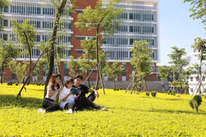 Sinh viên Đại học Quốc gia Hà Nội.