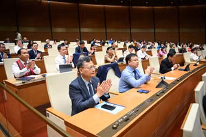 Các ĐBQH tán thành với việc thông qua nghị quyết về chất vấn tại Kỳ họp thứ 9, Quốc hội khóa XV.