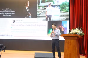 TS Trương Công Tuấn - Giám đốc Trung tâm Sáng tạo và Khởi nghiệp Sinh viên (ĐH Bách khoa Hà Nội) chia sẻ, truyền cảm hứng khởi nghiệp đến sinh viên.