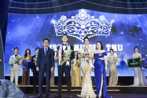 Thời điểm Trần Minh Thu đăng quang Hoa khôi Trường ĐH Thương mại năm 2024.